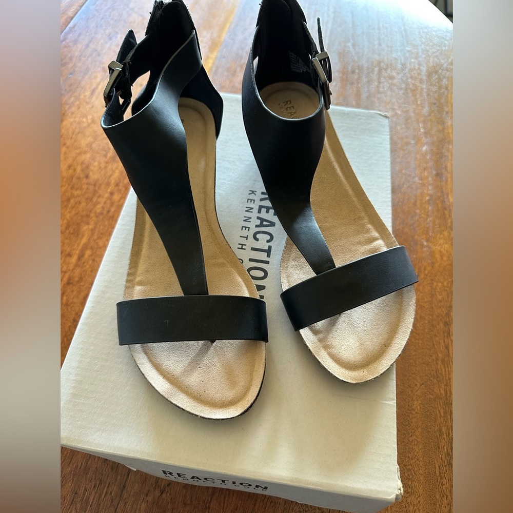 Kenneth Cole Sandals